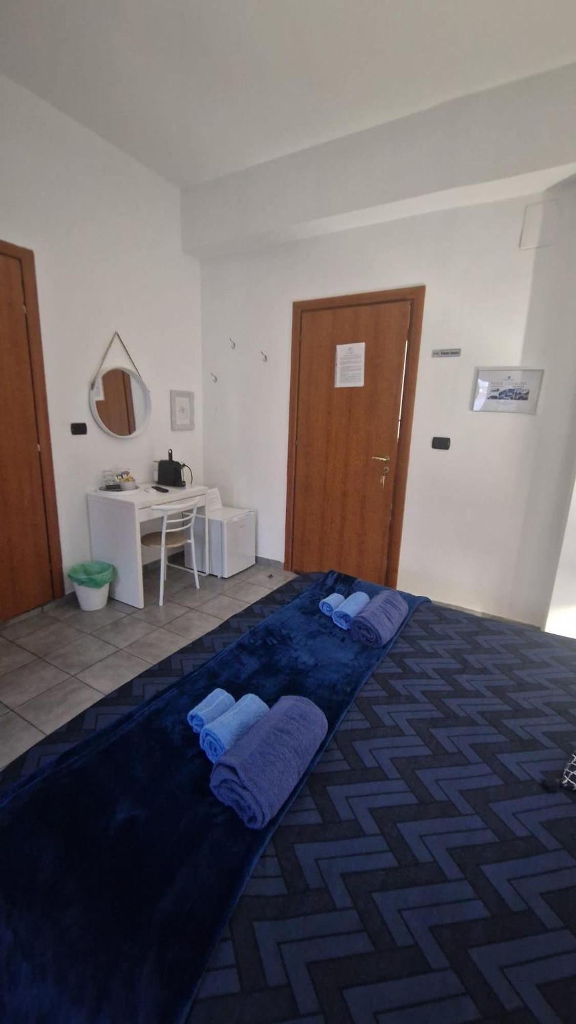 Cinquestanze Hotel Cosenza Bagian luar foto