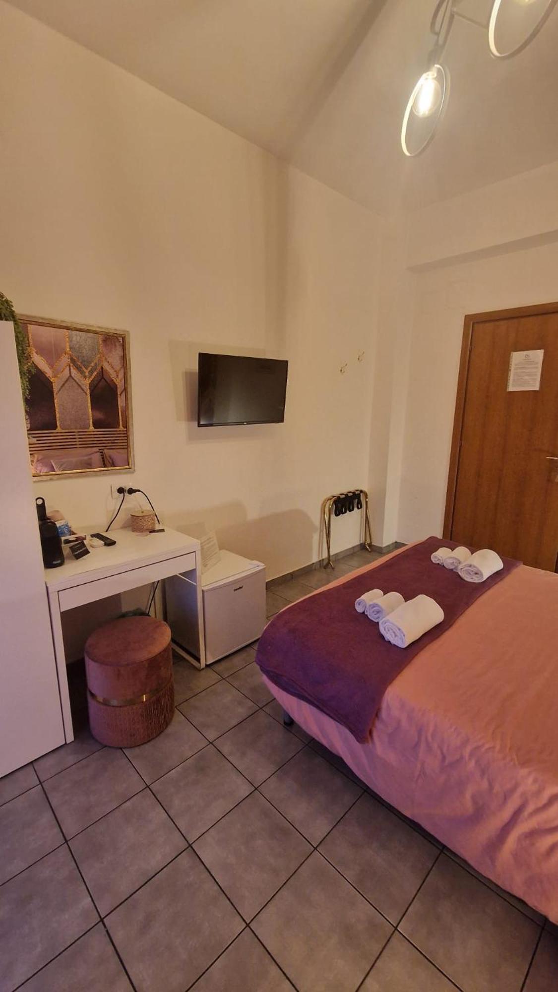 Cinquestanze Hotel Cosenza Bagian luar foto